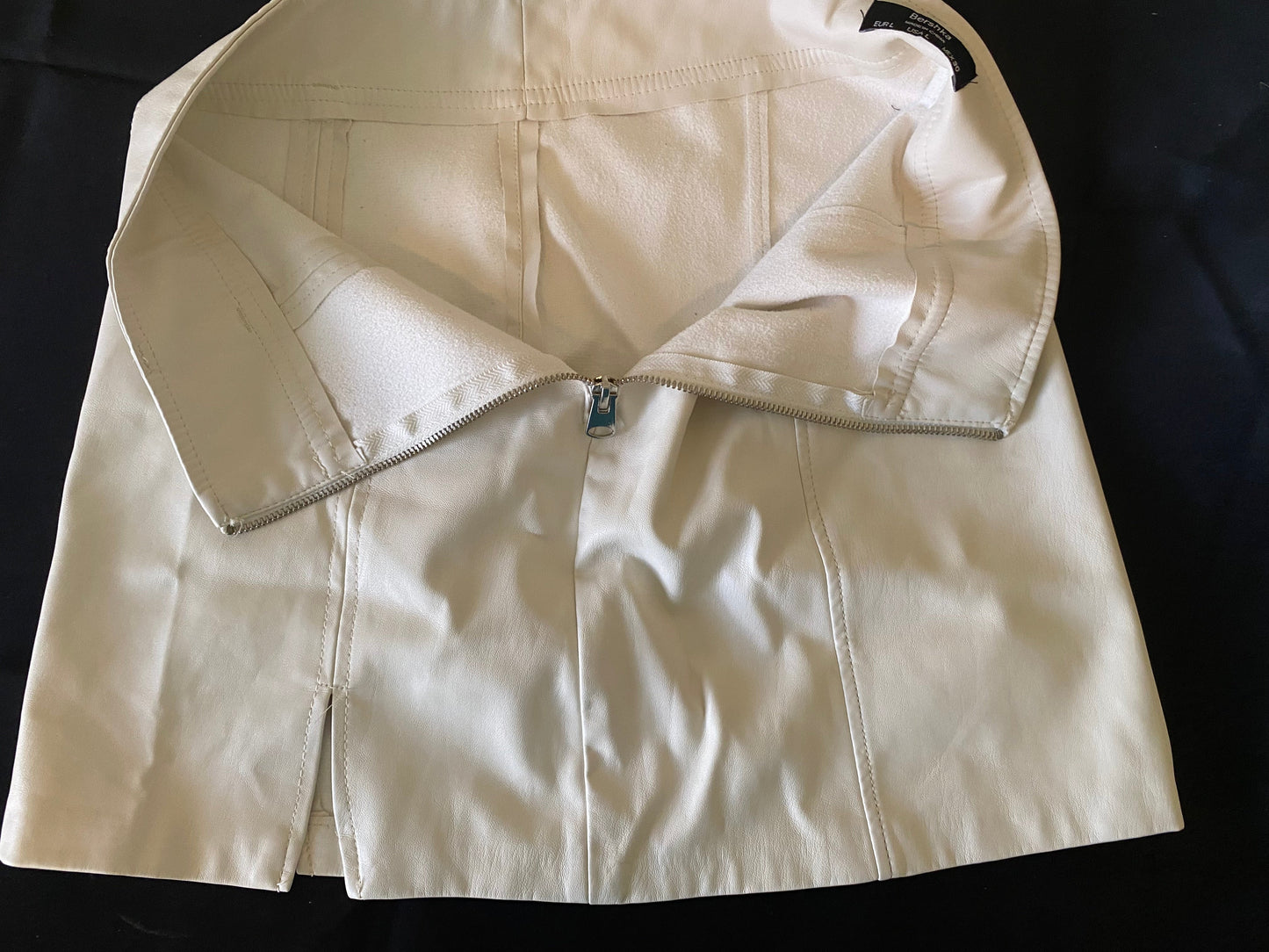 Faux Leather Zip-Up Mini Skirt – Cream White